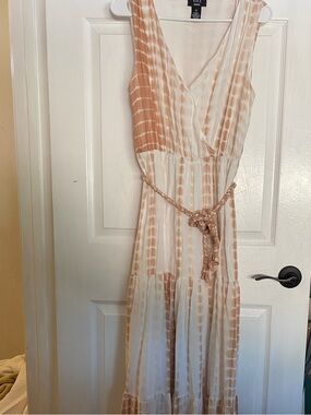 VICI Cream and Beige Tie-Dye Maxi Dress with Waist Tie